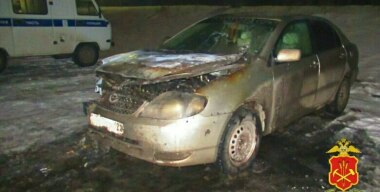 Двое мужчин поссорились из-за музыки, после чего один сжег автомобиль другого