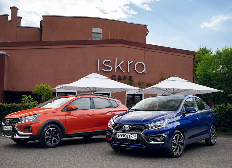 До начала 2026 года таксопарки Москвы может пополнить LADA Iskra