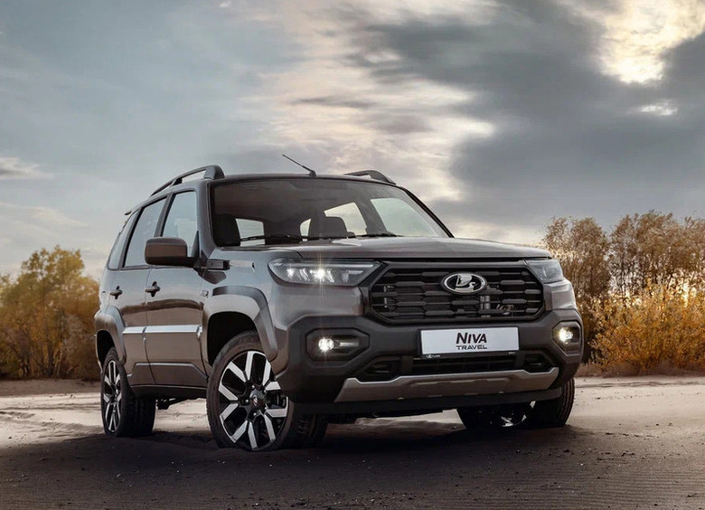 Раскрыты цена и комплектации обновленной LADA Niva Travel