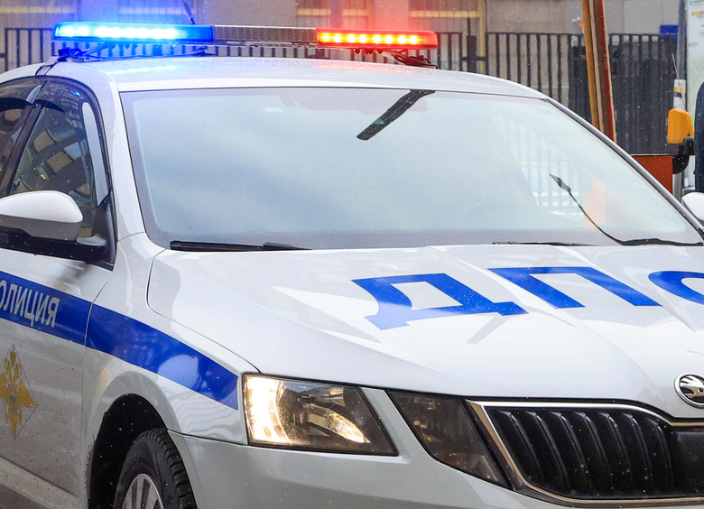 Изображение Пьяная женщина без «прав» разбила три припаркованные машины и скрылась