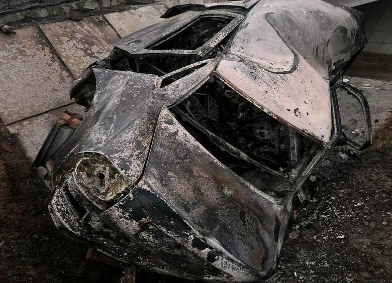 Изображение Три человека погибли в пожаре после падения автомобиля с моста