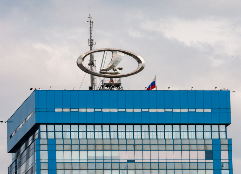 Выпуск автомобилей LADA в Тольятти может сократиться на 40%