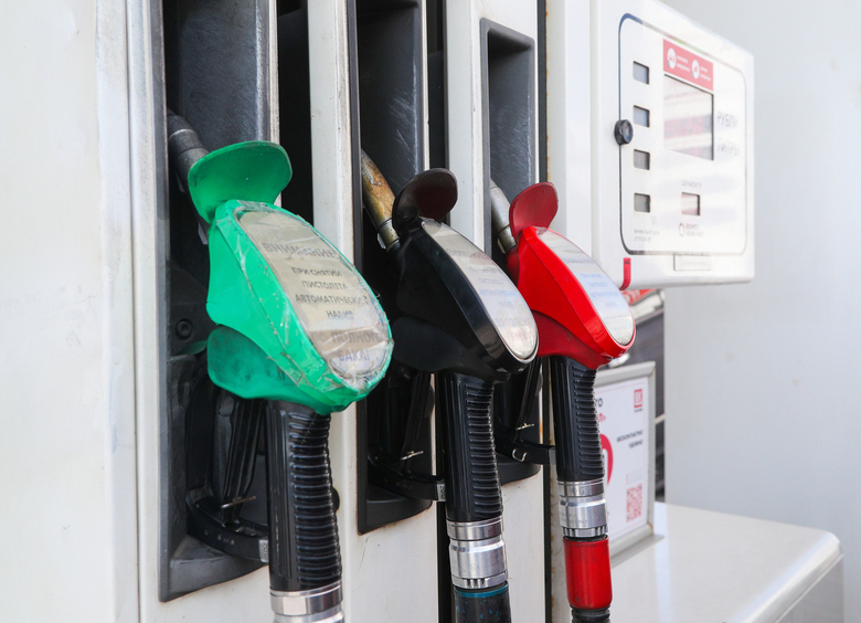 Российские авто проверят 92-м бензином с повышенной долей этилового спирта