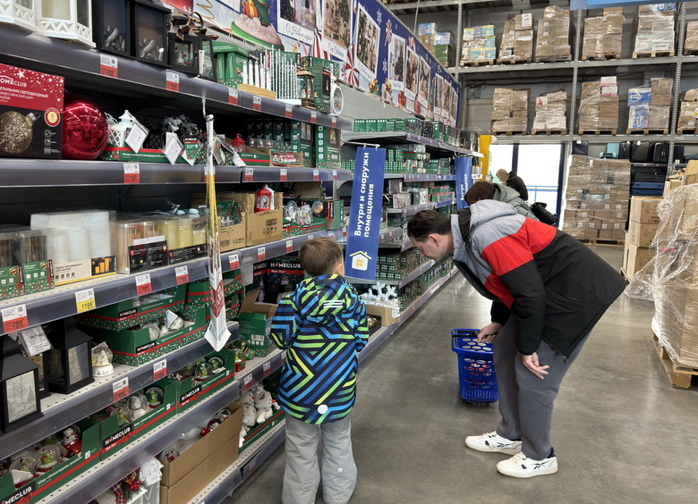 «Черная пятница»: как в погоне за суперскидками не разориться на парковках у супермаркетов