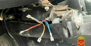 Угонщик не смог украсть припаркованную у гаражей LADA и просто обокрал машину