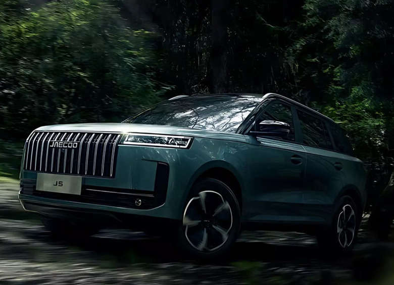 Раскрыто оснащение кроссовера Jaecoo J6 для России