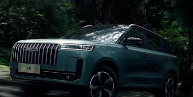 Раскрыто оснащение кроссовера Jaecoo J6 для России