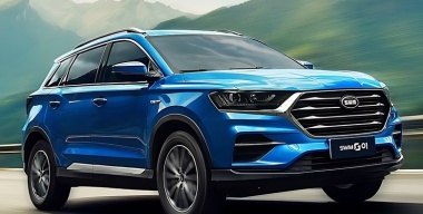 Двигатель китайского кроссовера отвалился прямо во время движения