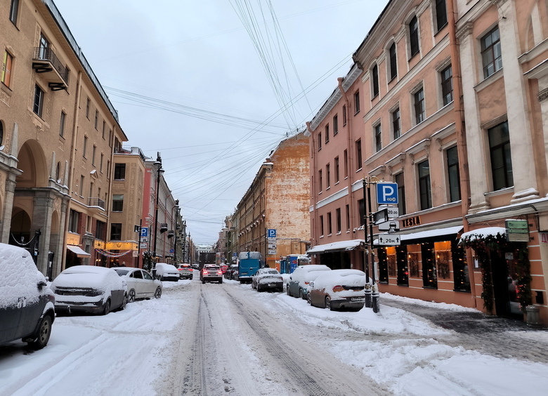 В Госдуме призвали отказаться от платных парковок у многоквартирных домов