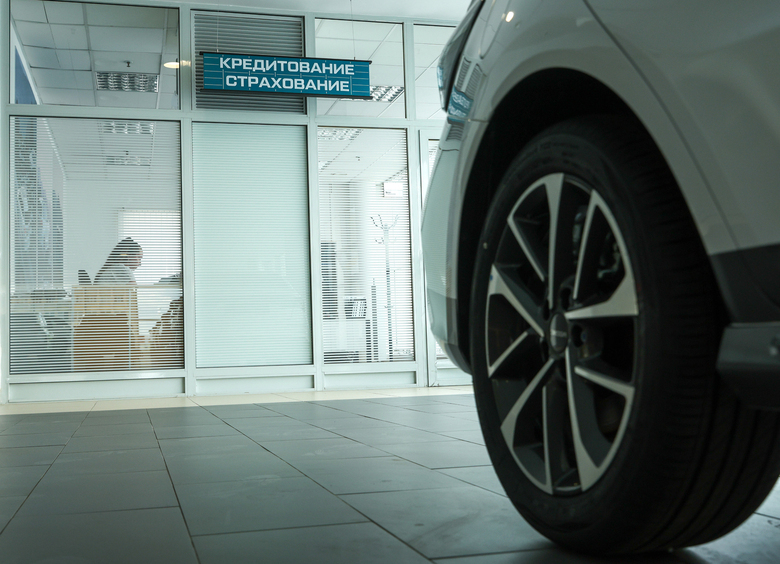 В России дешевеют новые и подержанные легковые машины