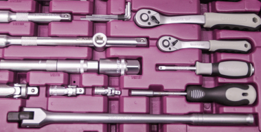 Получили по рукам: как быстро ломается китайский инструмент для ремонта авто