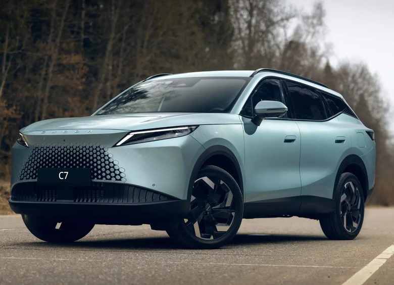 В России отзывают более 2500 кроссоверов Omoda C7