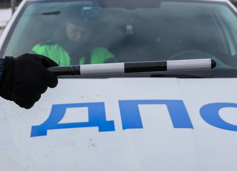 Изображение Водитель перепутал педали и врезался в забор школы в Новосибирске