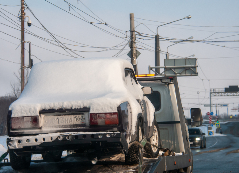 В России призвали запретить эвакуацию автомобилей зимой