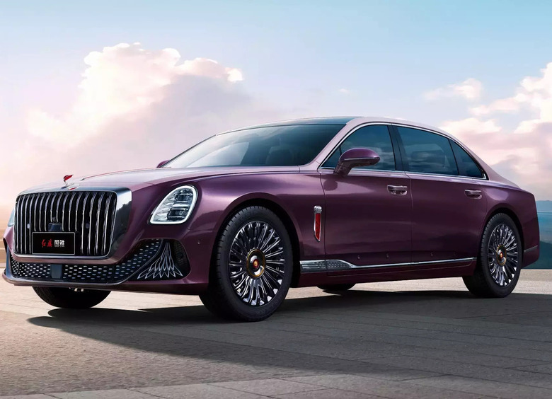 Роскошный седан Hongqi L1 приедет в Россию позже, чем ожидалось
