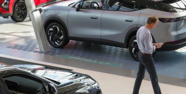 За 11 месяцев 2025 года российский рынок новых авто сократился на 19%