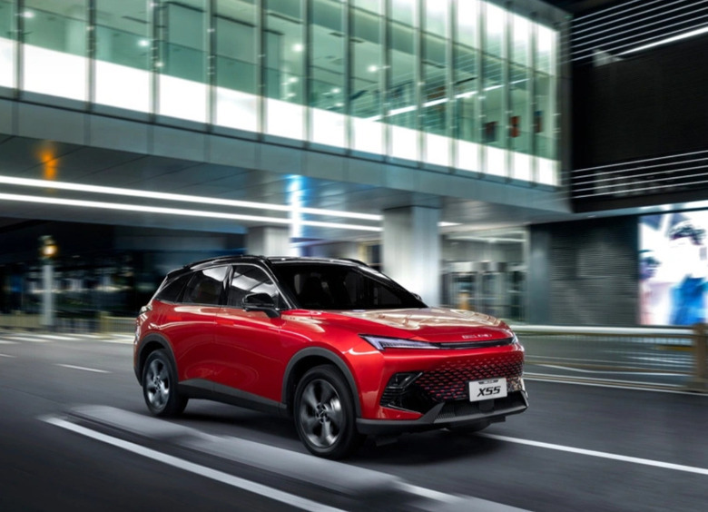 BAIC не собирается прекращать российские продажи кроссоверов X55 и X75