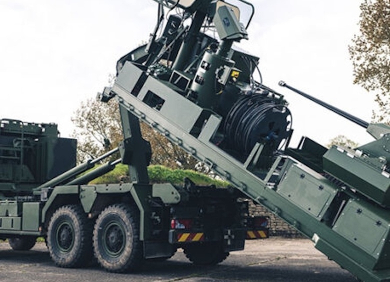 Изображение «Полигон Хохляндия»: На Украине засветилась новейшая зенитка на четырехосном шасси