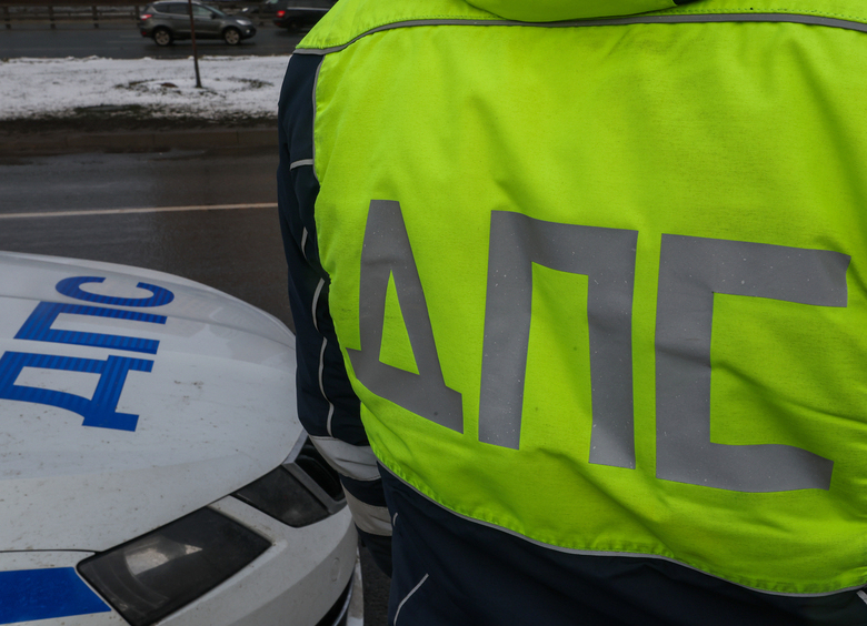 Изображение Деталь, отлетевшая от троллейбуса, пробила лобовое стекло авто в Челябинске