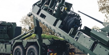 «Полигон Хохляндия»: На Украине засветилась новейшая зенитка на четырехосном шасси