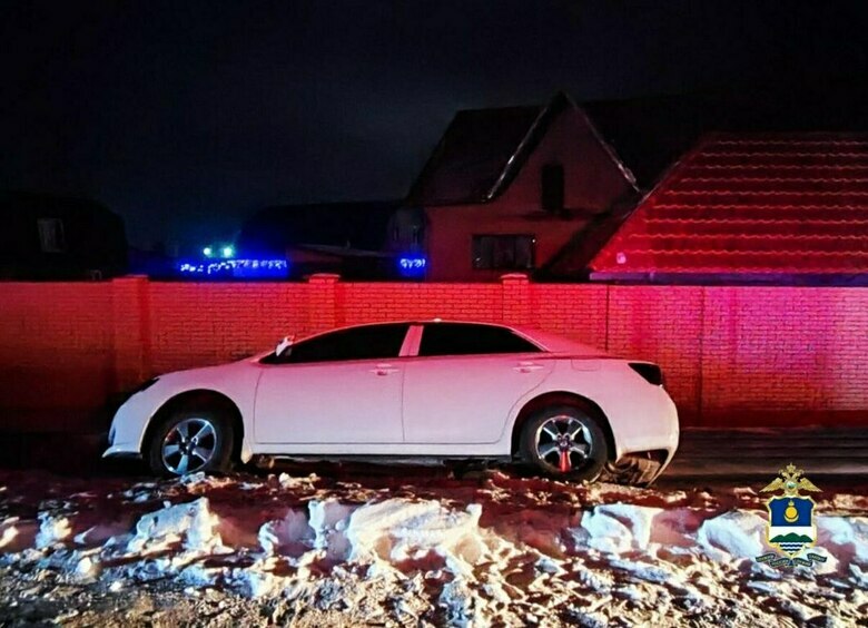 Изображение Полиция нашла загадочный труп в машине, съехавшей с дороги в Бурятии