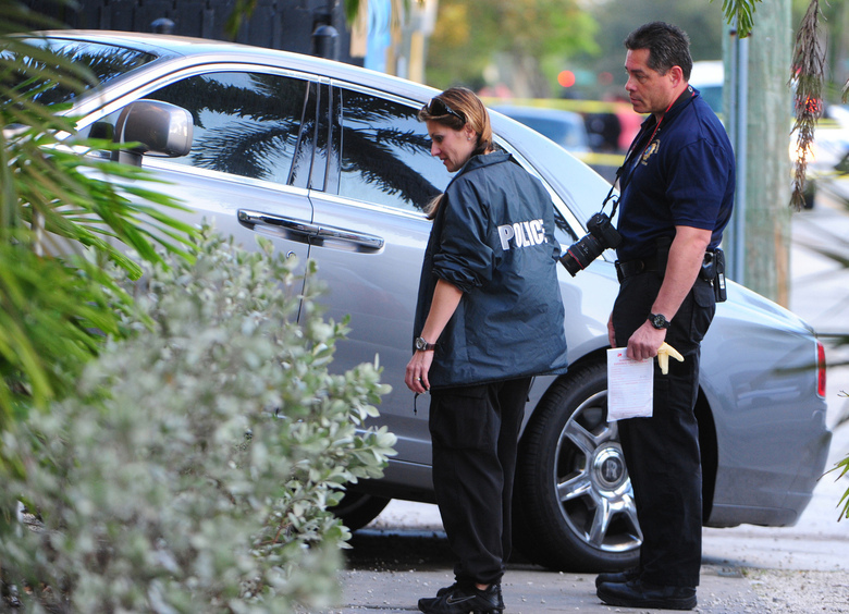 Изображение 13-летняя дочь врезалась на автомобиле отца в его же офис