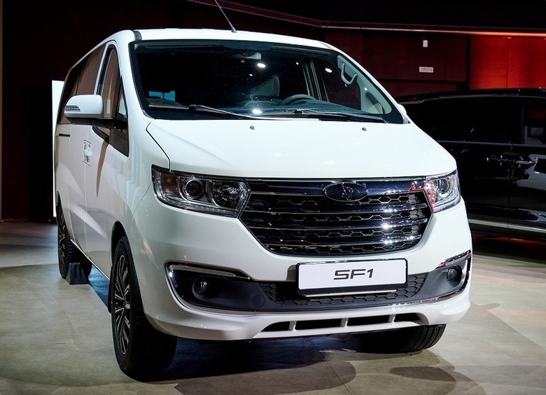 На российском рынке дебютировал микроавтобус Sollers SF1