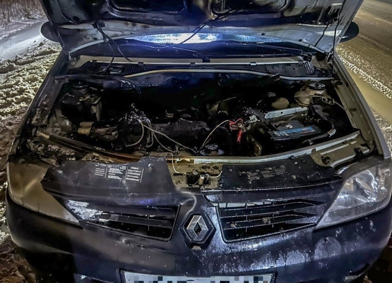 Изображение Одеяло на двигателе привело к возгоранию авто на трассе под Архангельском