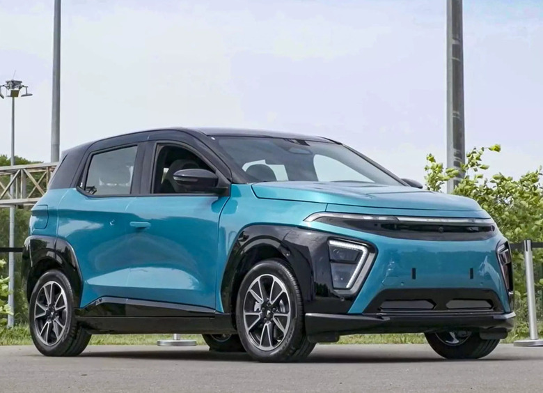 На российском рынке стартовали предварительные продажи электрокара «Атом»