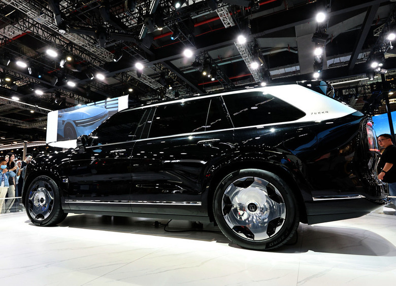 Совсем новый Zeekr 9X заблокировался на трассе при -35°C