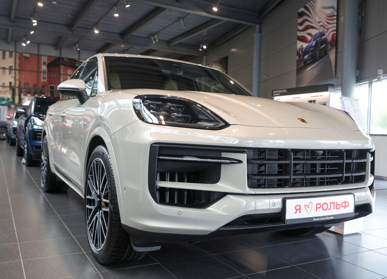 Поставки автомобилей из Китая в Россию обрушились почти на 70%