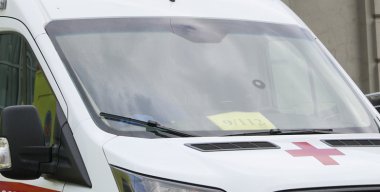 Подросток врезался на автомобиле в деревья и погиб