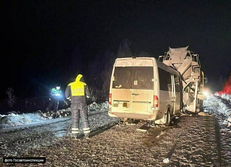 Изображение 11 человек получили травмы в ДТП с микроавтобусом в Иркутской области