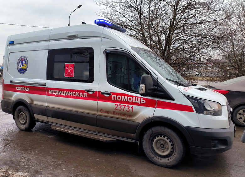 Изображение Водитель без «прав» на Nissan упал в воду и погиб в Ленинградской области