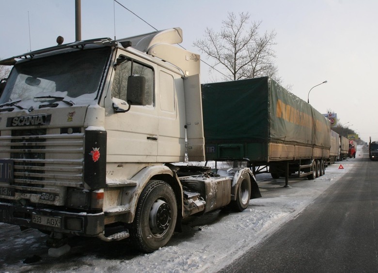 Изображение Помощь водителю фуры оказали в Сибири