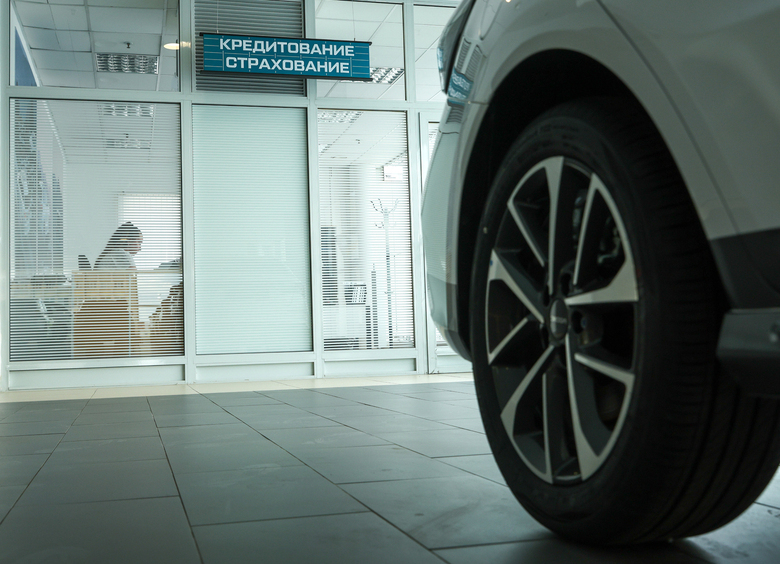Выдача автокредитов в России просела на 34,2%