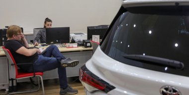 В России резко увеличат штрафы за навязывание «допов» в автосалонах