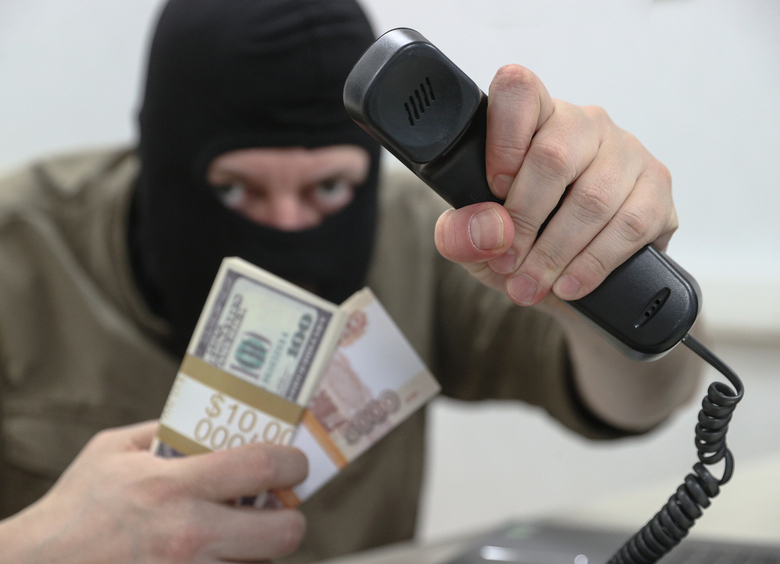 Изображение Жительница Смоленской области перевела деньги подставному автослесарю