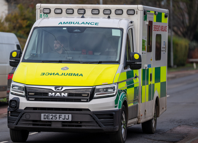 Изображение 12-летний мальчик спас маму, которая потеряла сознание за рулем