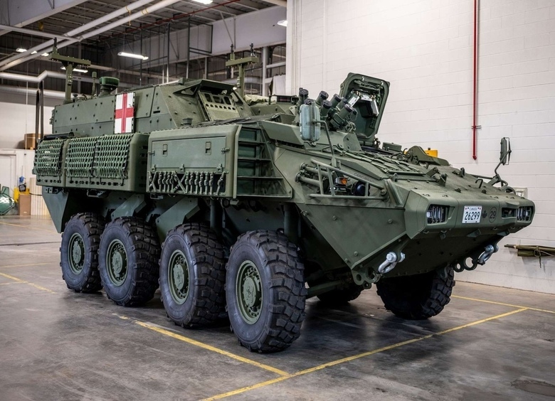 Изображение Незачет: одни из самых защищенных БТР в мире красиво полыхают на Украине