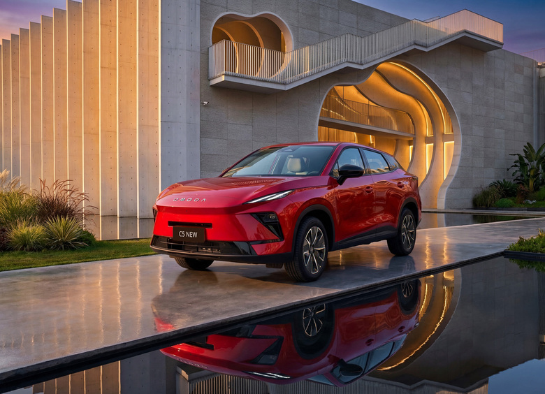 В России состоялось первое знакомство с обновленным кроссовером Omoda C5