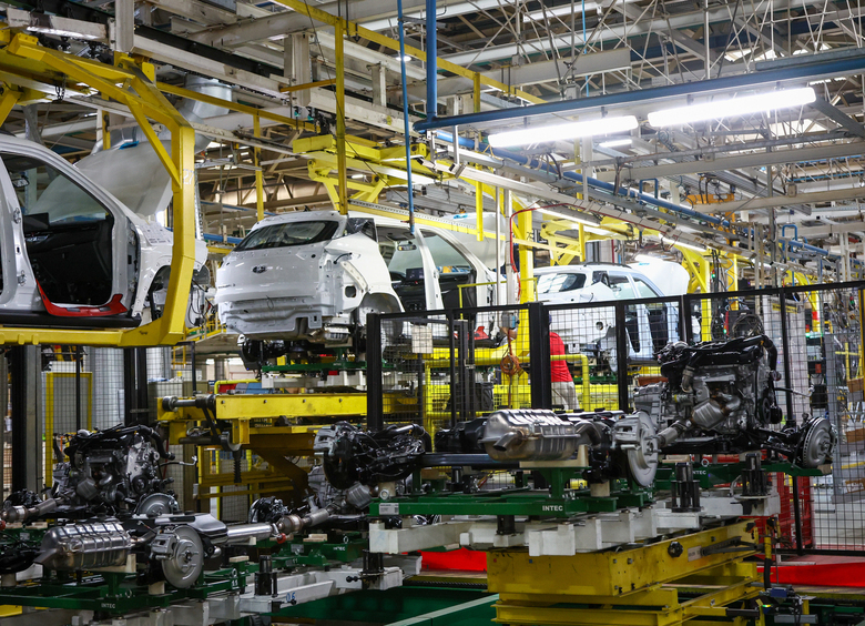 В России 4 месяца подряд снижается объем производства автотранспорта