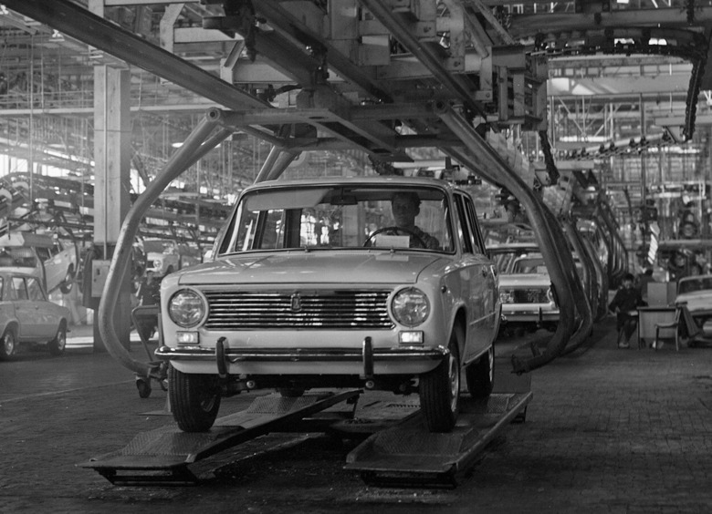 И так сойдет: почему российский автопром застрял в прошлом веке