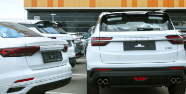 Дилеры назвали самые дефицитные автомобили в России