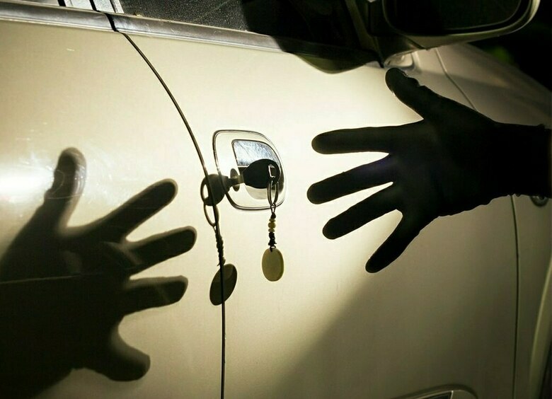 Изображение После застолья мужчина угнал и разбил автомобиль друга