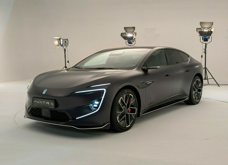 Тихая роскошь, громкие обещания: первый обзор Avatr 12 для России