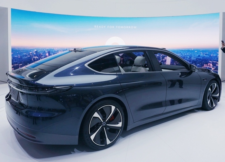 Не едут: почему автономные машины так и не обучили «трезво» смотреть на жизнь