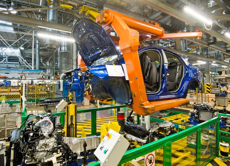 За что боролись: неуклюжая поддержка отечественного автопрома обернулись бедой