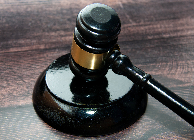 Изображение Суд в Екатеринбурге отказал женщине в возврате машины по «схеме Долиной»