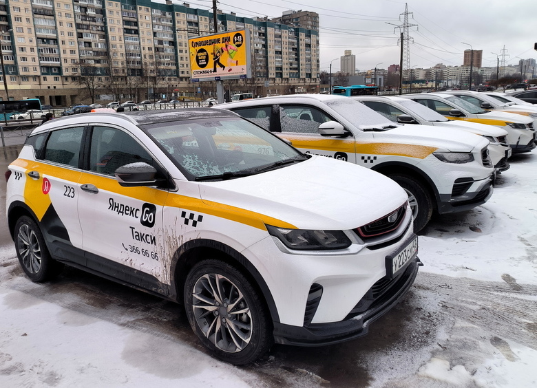 Россиянам рассказали, почему такси в Новый год не может быть дешевым